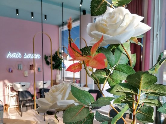 LOVESTRUCK HAIR SALON