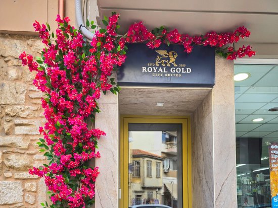 ROYAL GOLD CITY SUITES